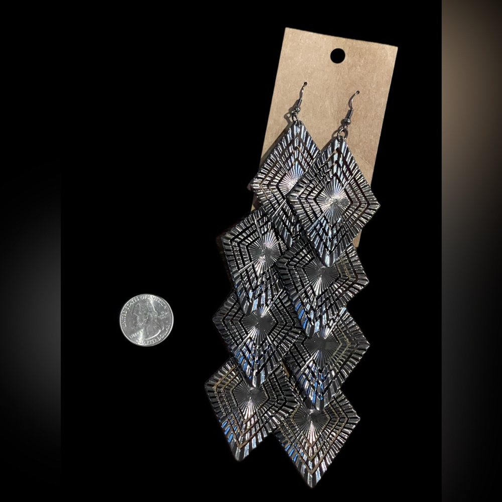Super long costume drop earrings disco 🪩 style silver toned geometric